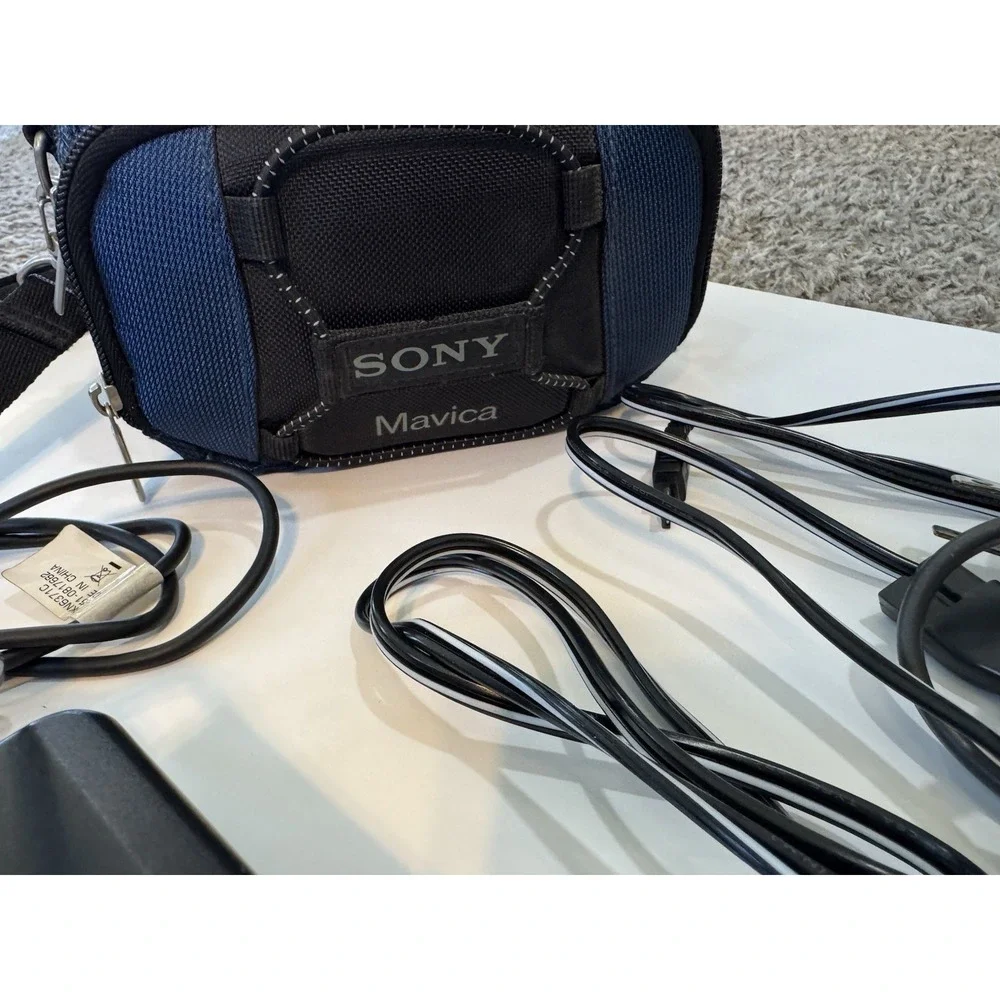 Sony Mavica MVC-FD100 Digital‎ Camera With Charger Tested Work & Carry Case